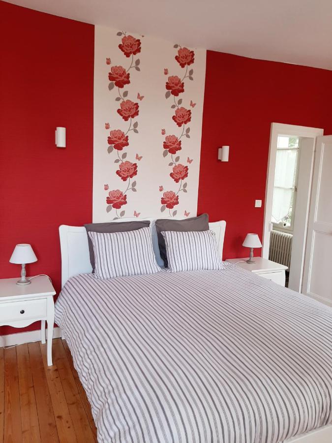 Au Manoir De Bed & Breakfast